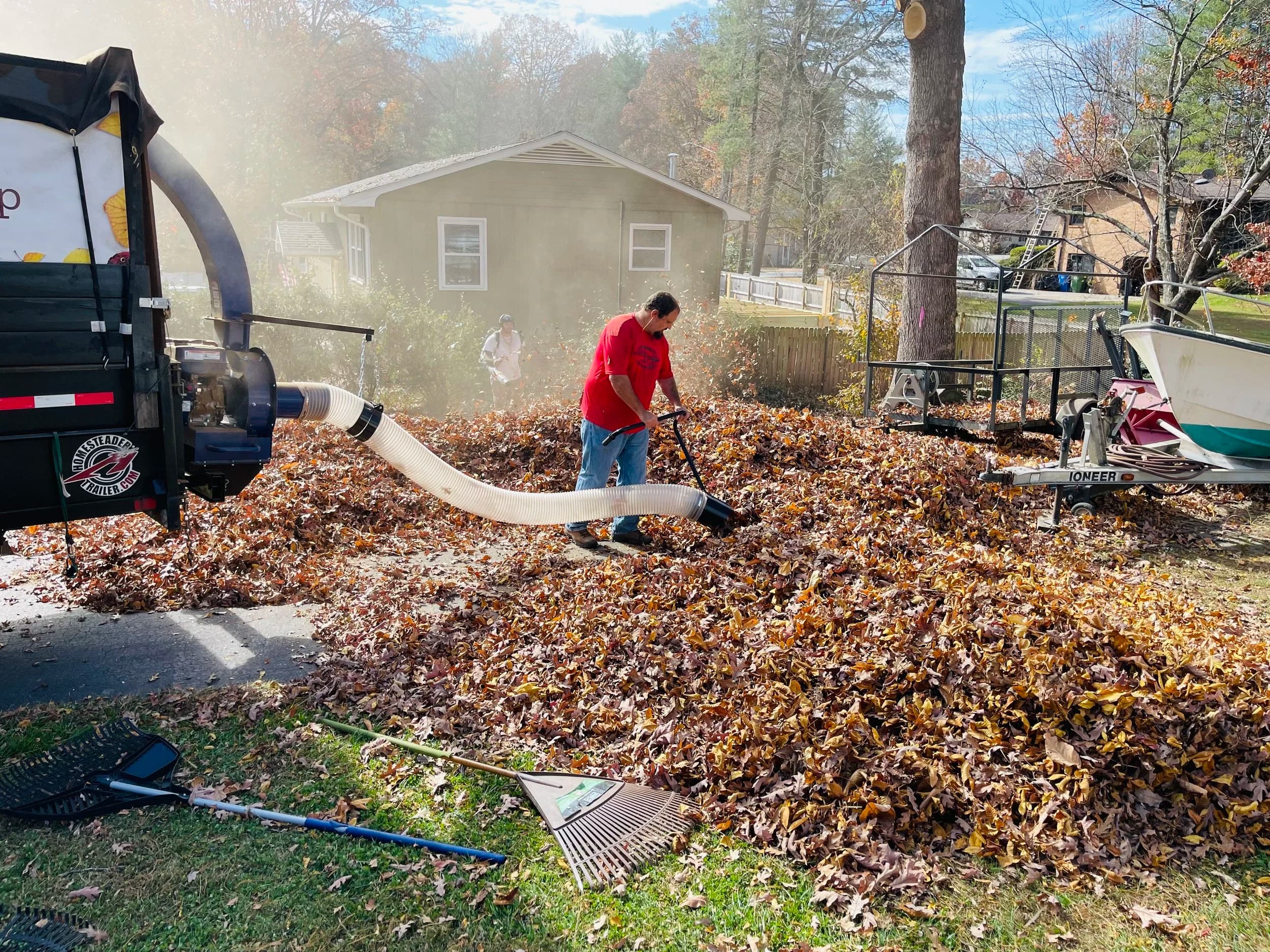 Leaf Removal Services in Clinton, IA